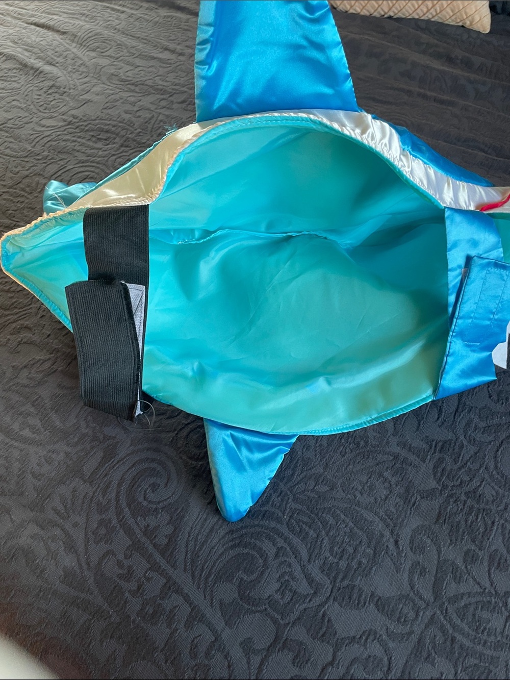 Dog Halloween costume SHARK attaches in 2 places - fits medium sized dog - Picture 3 of 4